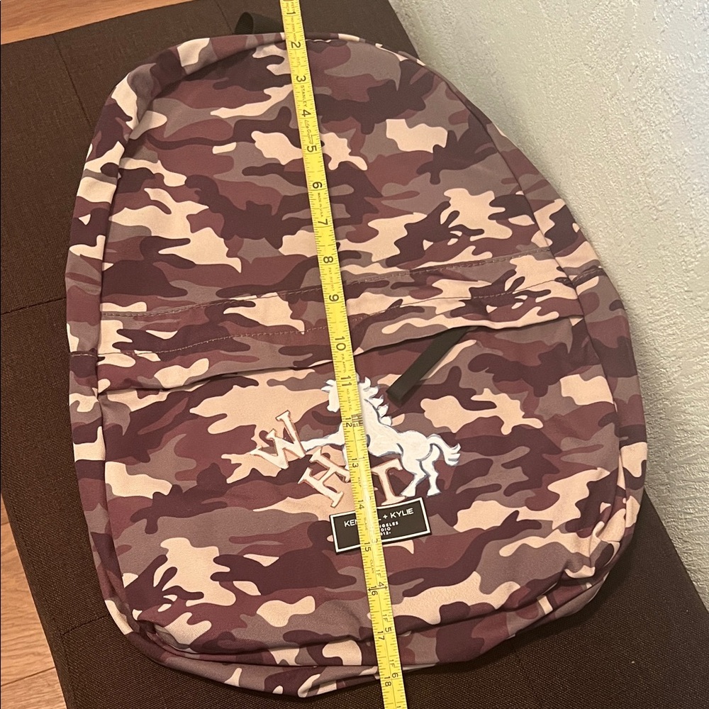 #1092+ Kendall & Kylie Camouflage Backpack - Picture 3 of 8
